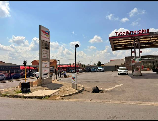 2,850M² SERVICE STATION FOR SALE IN LA ROCHELLE